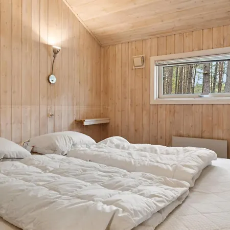 Tilje - 800m From The Sea By Interhome Neksø