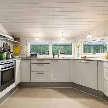 Tilje - 800m From The Sea By Interhome Feriehus Neksø