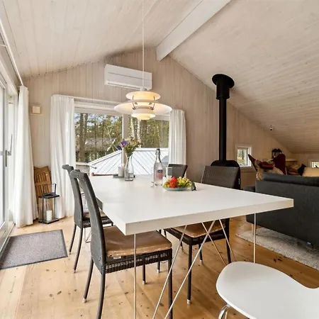 Tilje - 800m From The Sea By Interhome