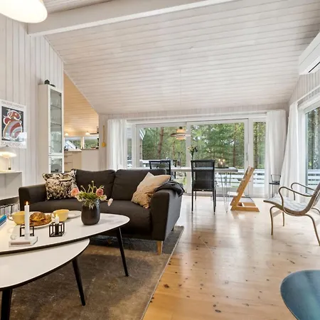 Tilje - 800m From The Sea By Interhome Neksø